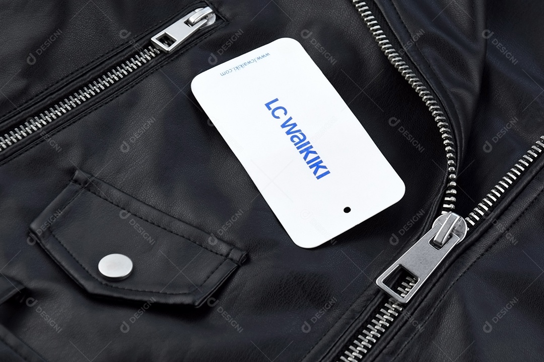 Jaqueta de couro preta detalhes