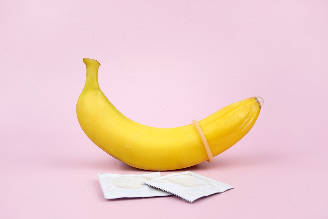 Preservativo na banana