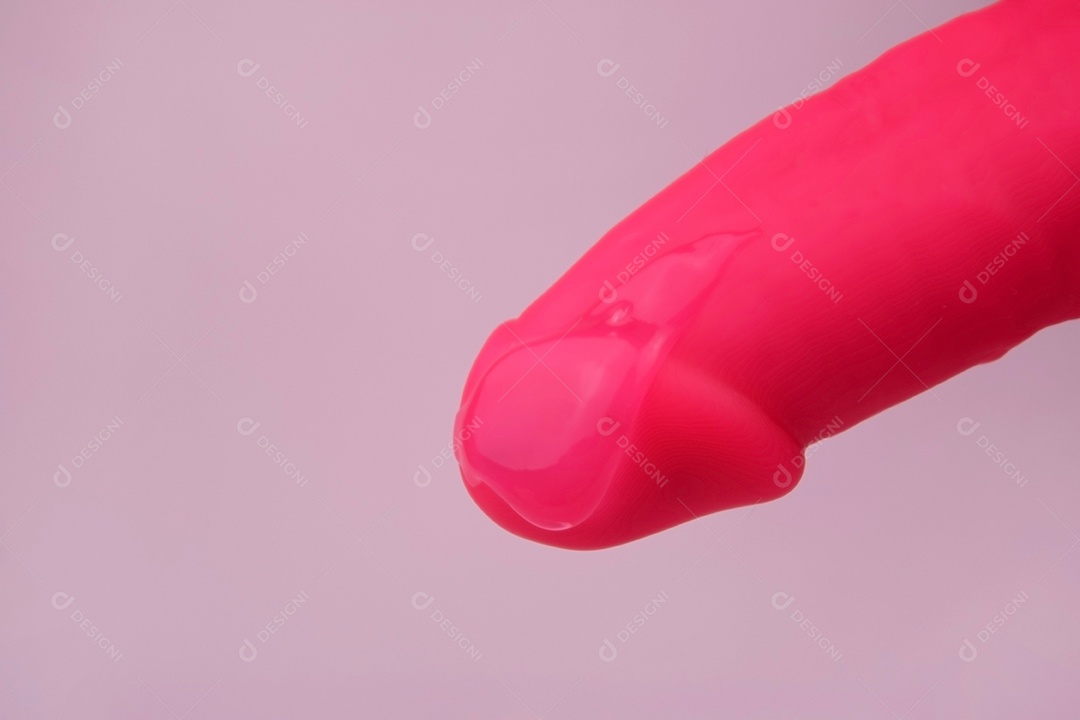 Vibrador de borracha rosa com oléo