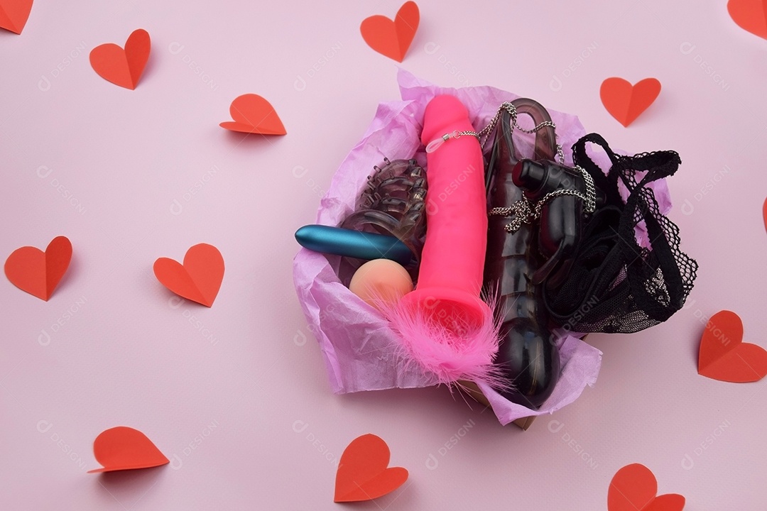 Saquinho com produtos e brinquedos eróticos