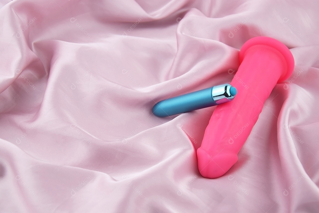 Tecido rosa com vibradores em cima