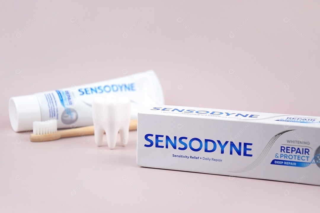 Escova de dente e pasta para higiene