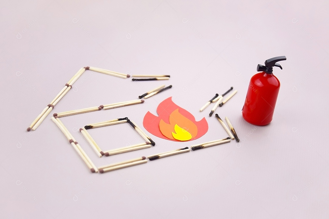 Fósforos usados fogo e extintor de incêndio