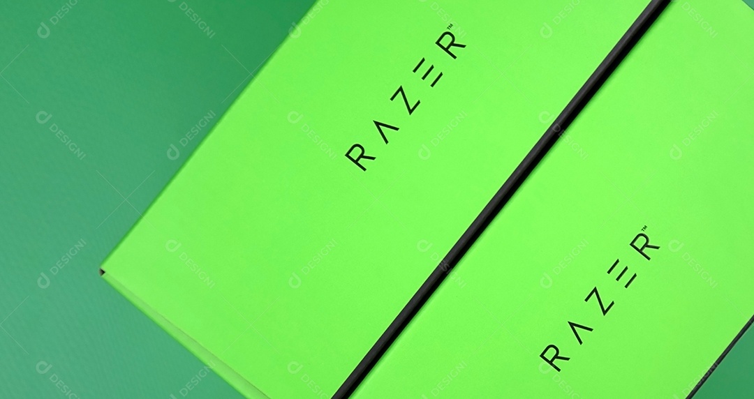 Caixa verde de eletrônicos da razer