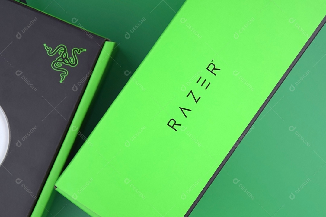 Caixa verde da Razer eletrônicos