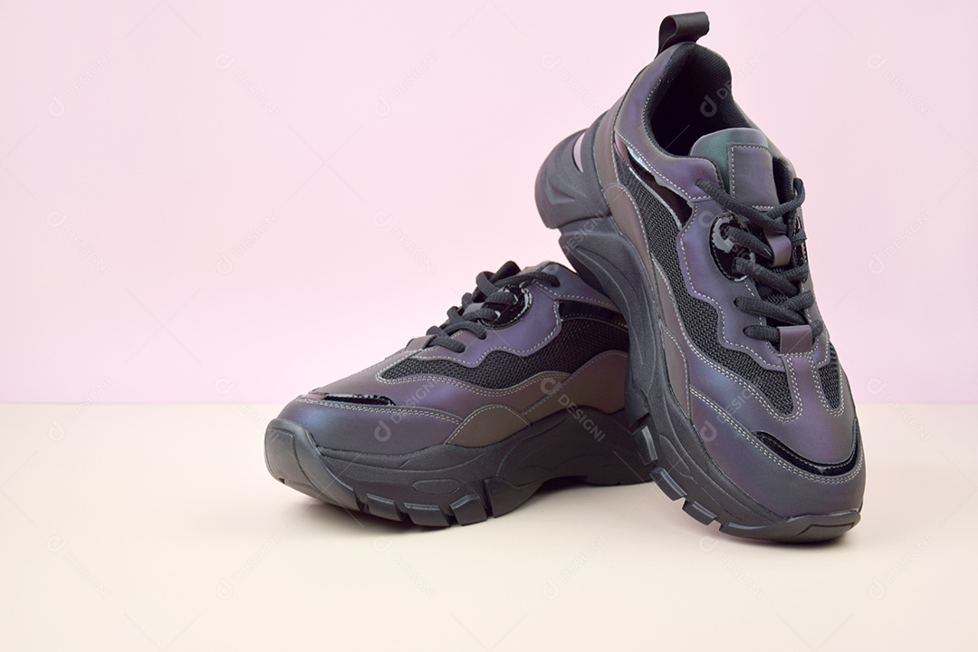 Par de sapatos sneaker lindo