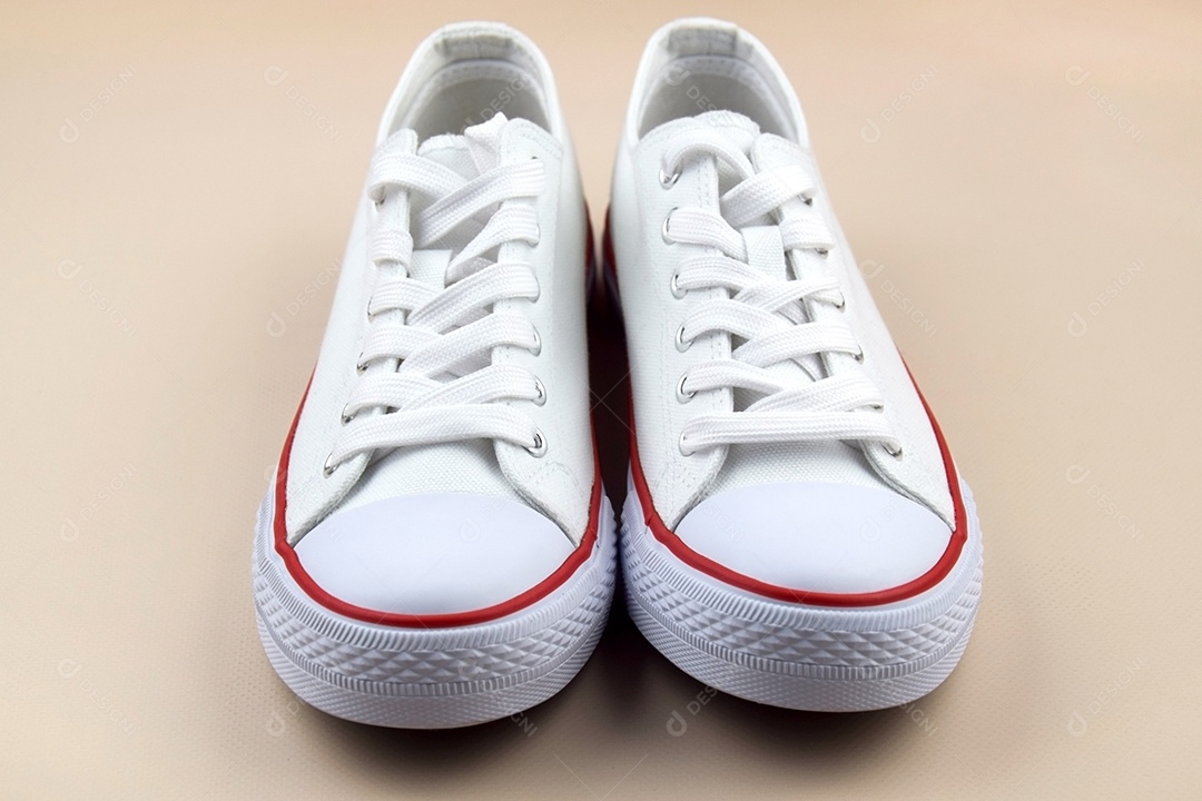 Sapato all star branco com linha vermelha