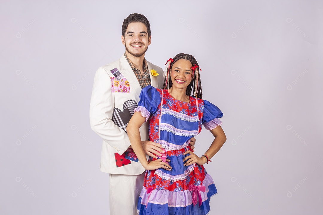 Casal a caráter para festa de são joão