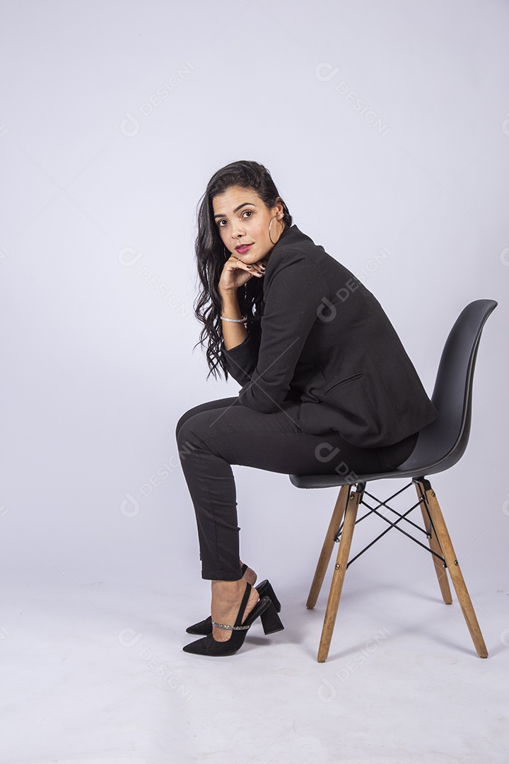 Mulher de blazer estilosa