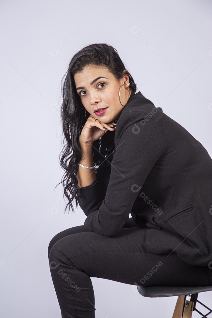 Mulher de blazer estilosa