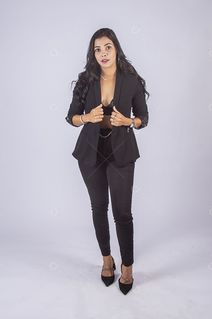 Mulher de blazer estilosa