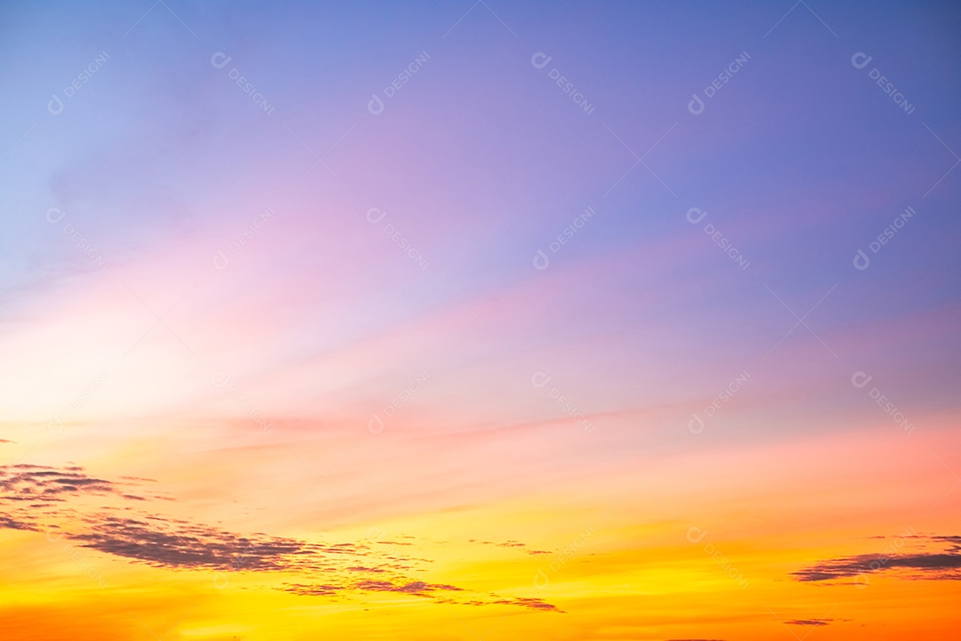 Céu lindo ao entardecer