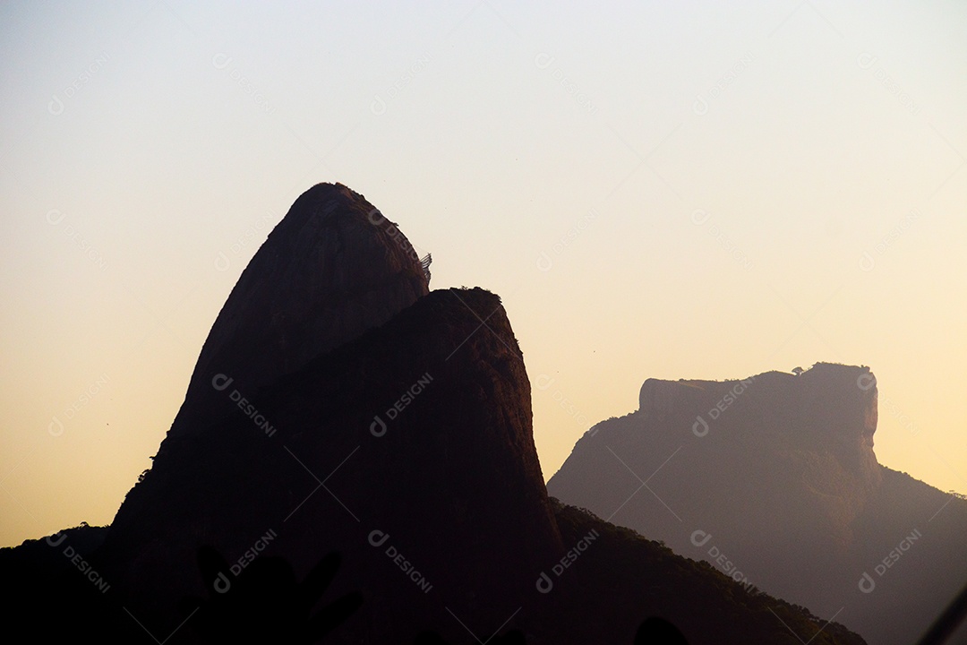 Silhueta dos morro dois irmãos