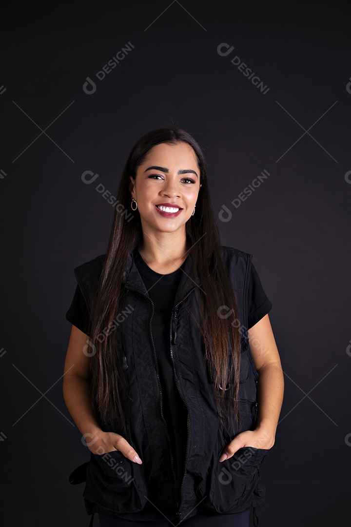 Linda jovem sorrindo