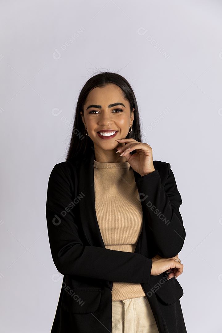 Mulher linda estilosa e sorridente