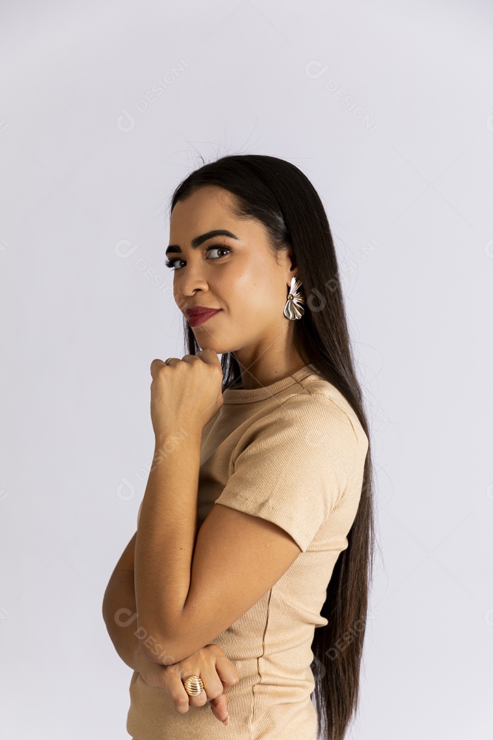 Linda mulher jovem com roupa elegante