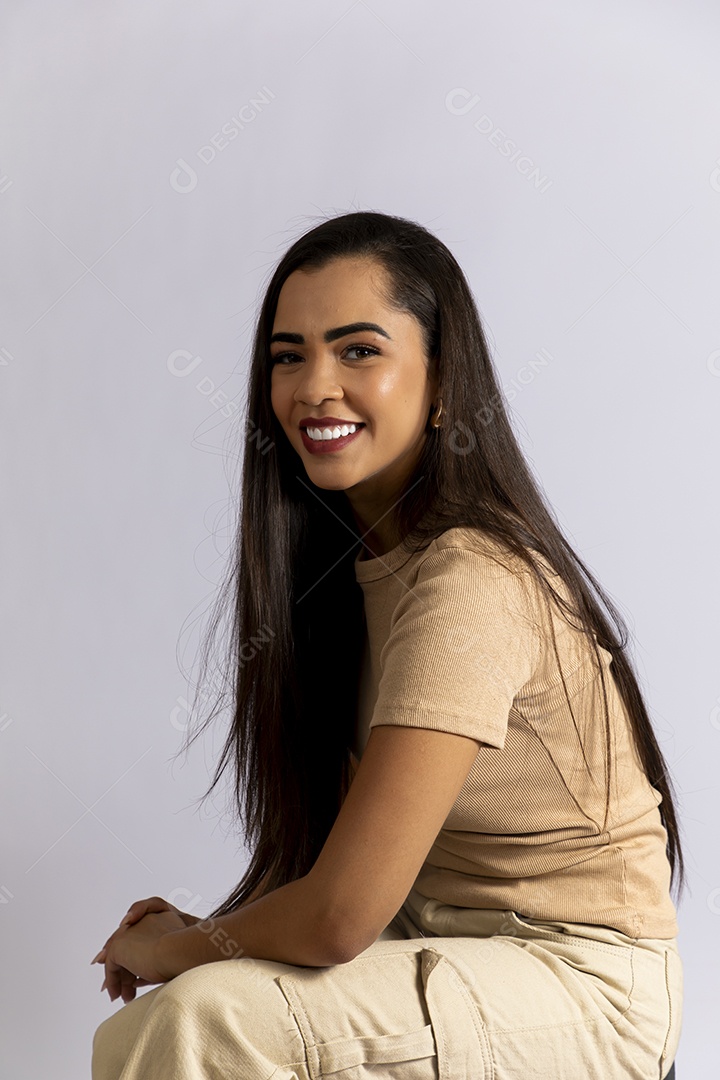 Jovem mulher linda e estilosa