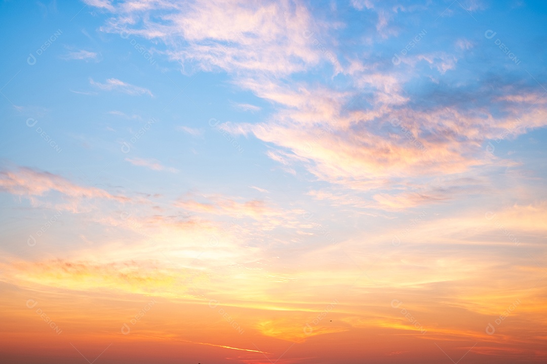 Céu lindo ao entardecer