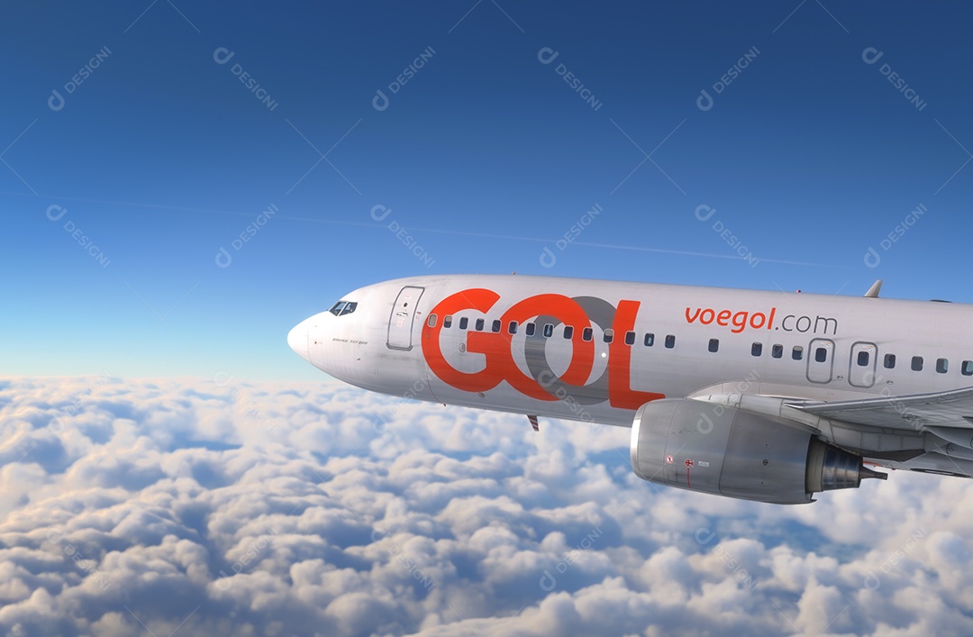 Avião da gol sobrevoando pelo céu
