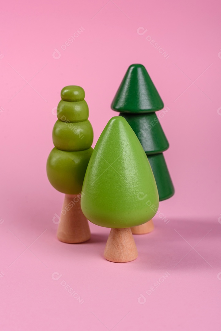 Casa de brinquedo de madeira como base conceitual para compra de imóveis, aluguel de casa ou investimento em imóveis