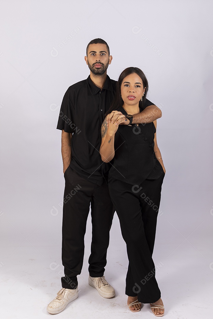 Casal de mãos dadas lindos