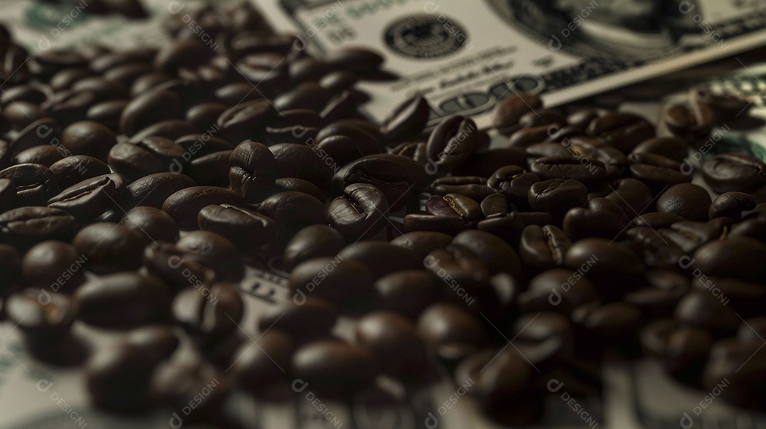 Dólares americanos cobertos com grãos de café em close-up