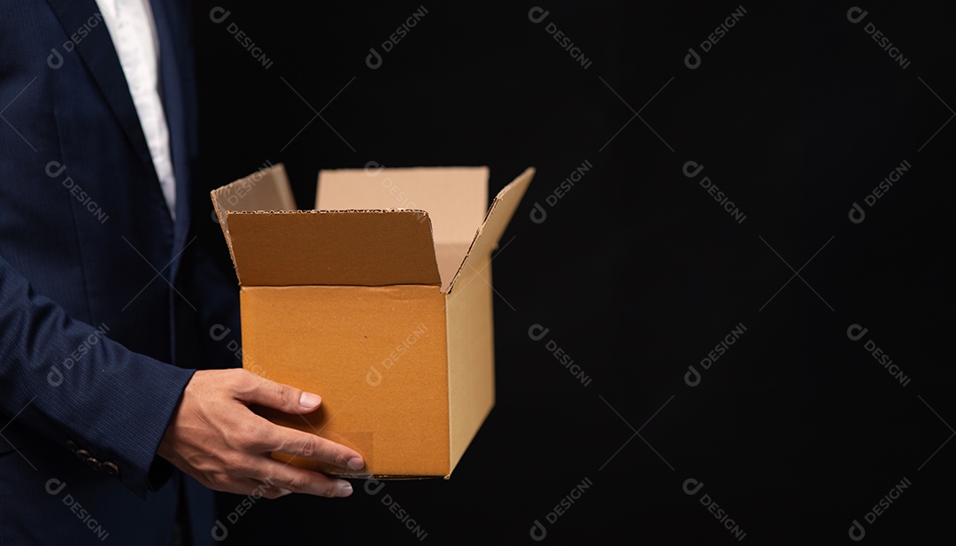 Empresário bem sucedido sobre escritório