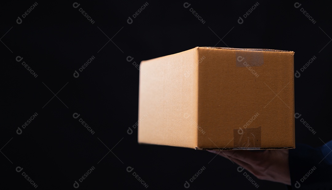 Empresário bem sucedido sobre escritório