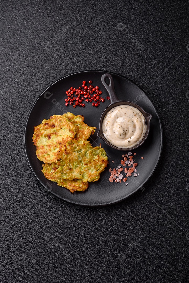 Bolinhos de abobrinha vegetal com alho