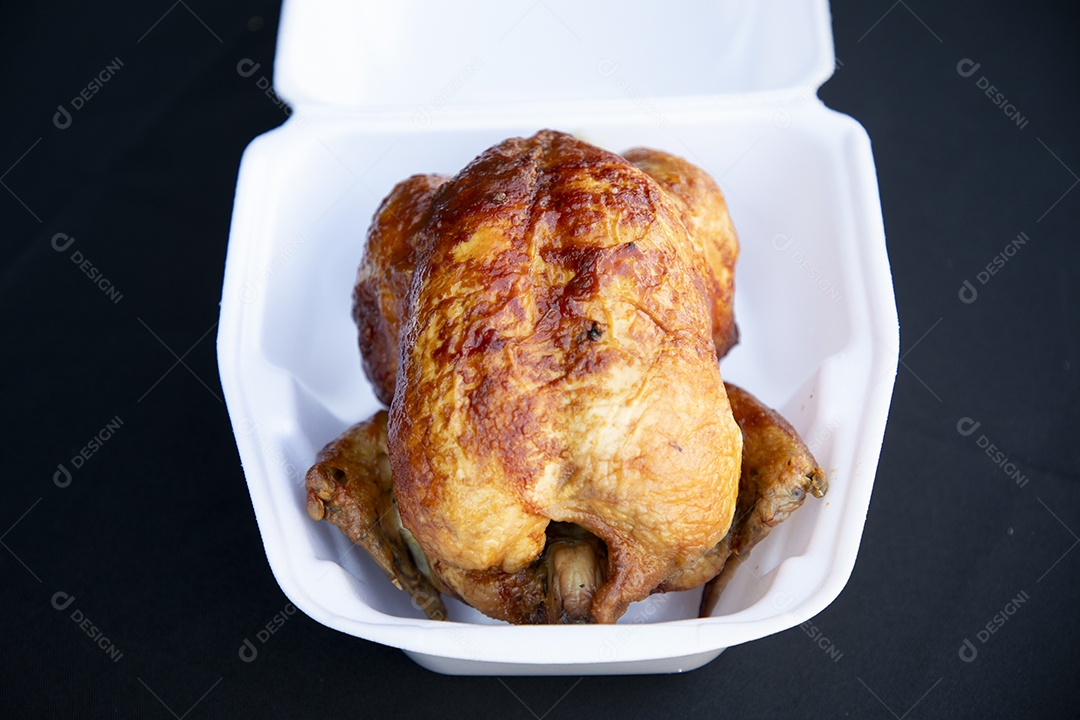 Frango assado no isopor
