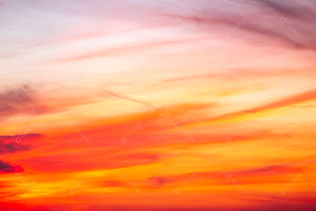 Lindo céu laranjado