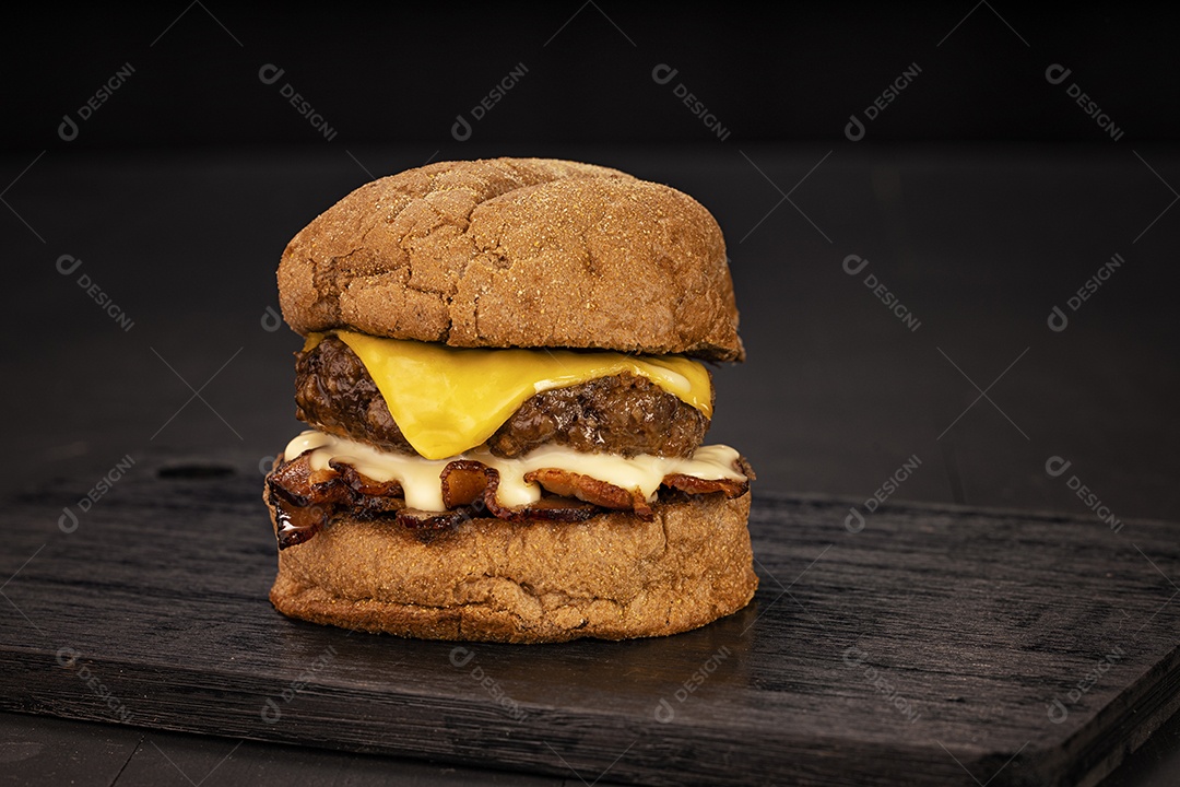 Hamburguer com pão integral