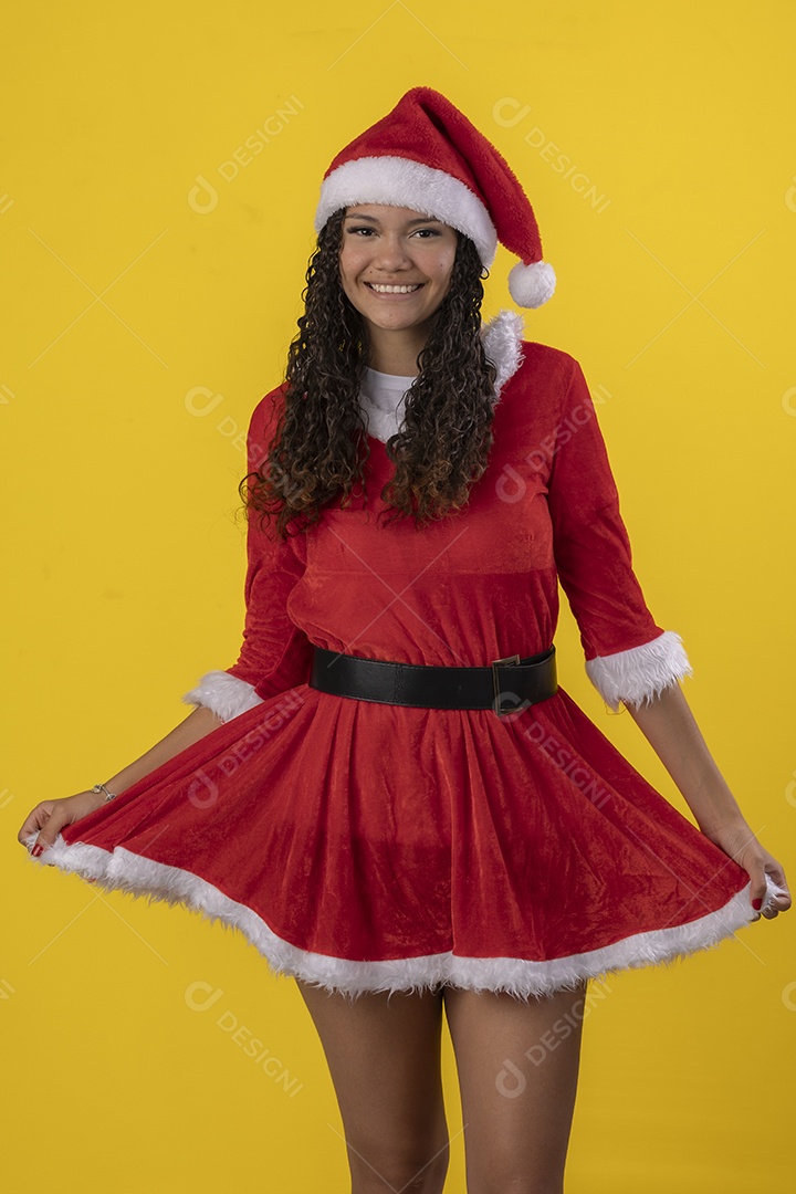 Menina com fantasia de natal