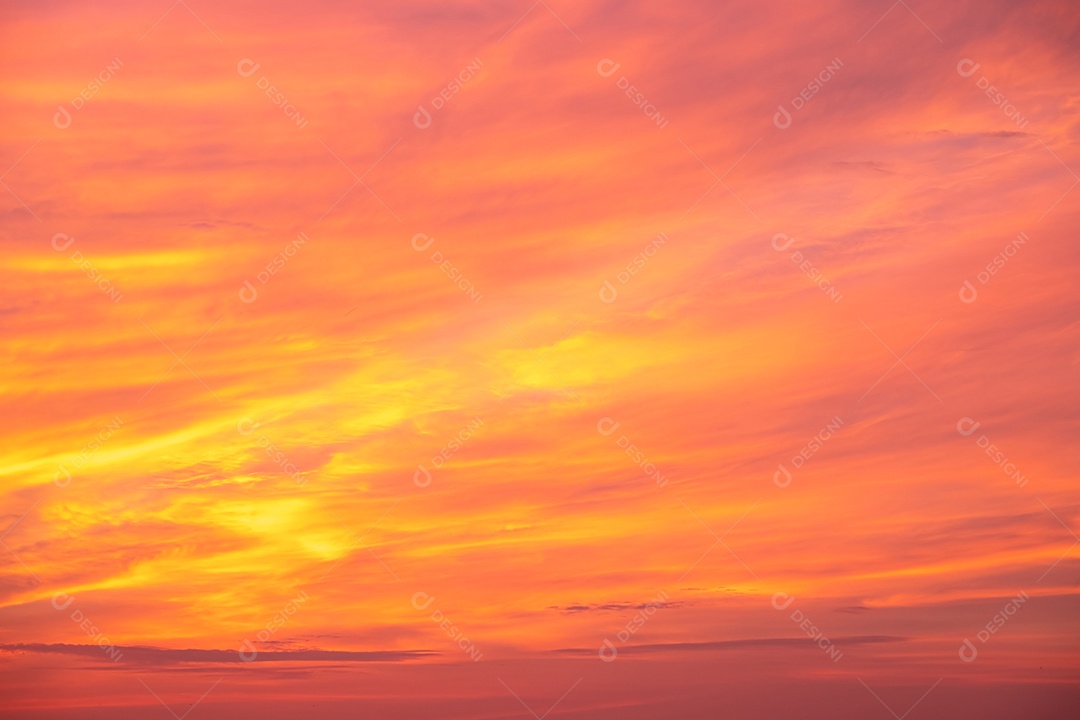 Céu lindo ao entardecer