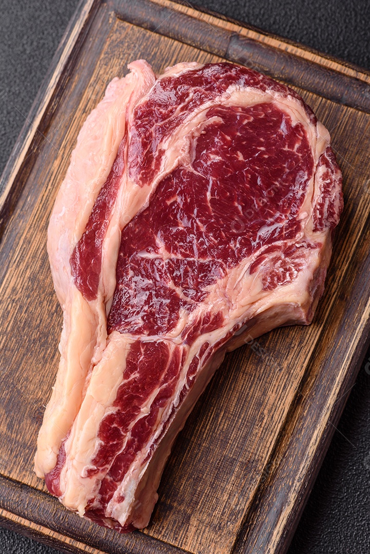 Pedaço de carne cru