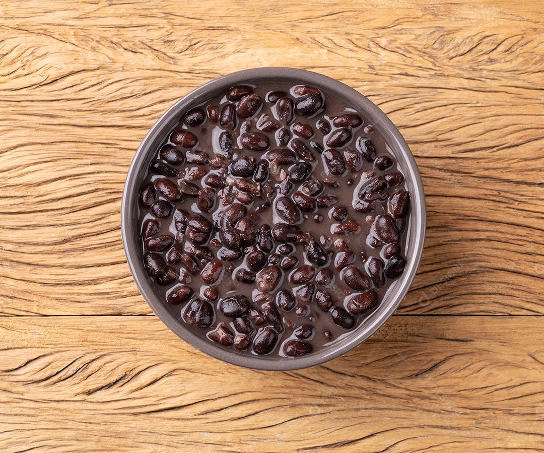 Tigela de feijão cozido delicioso