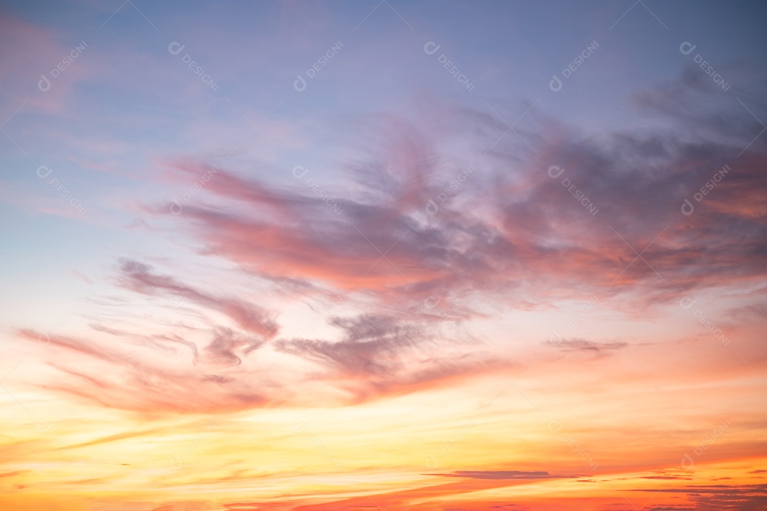 Céu com muitas nuvens