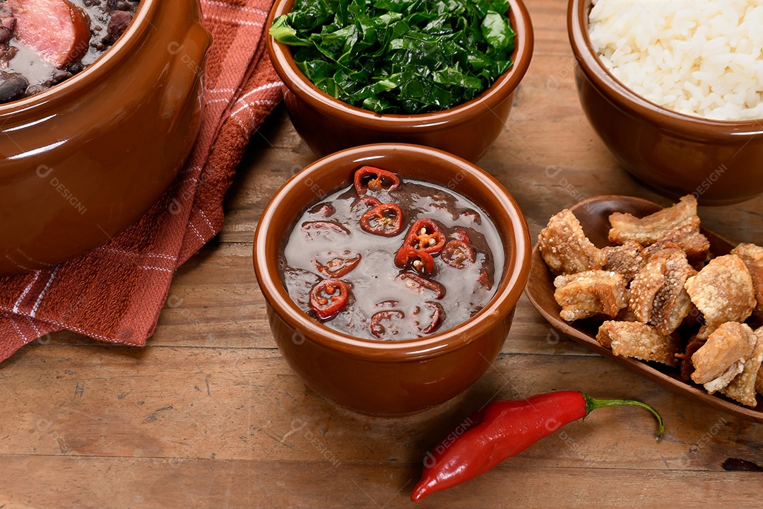 Molho couve torresmo feijoada com arroz