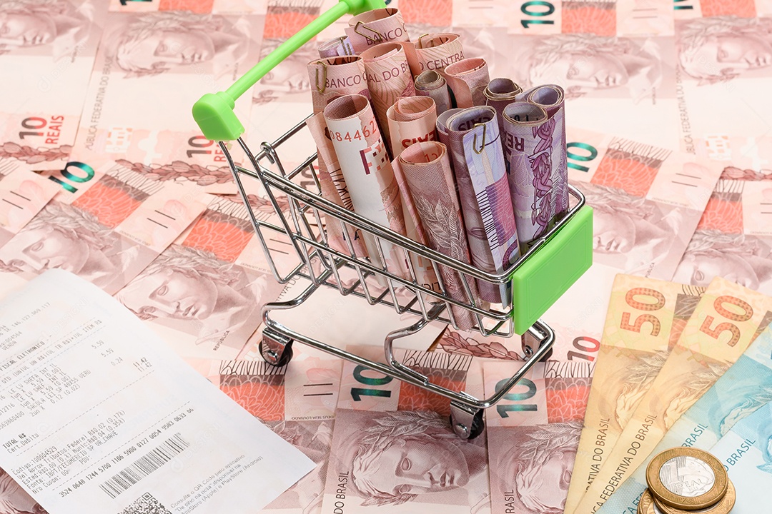 Money banknote fund with tax note