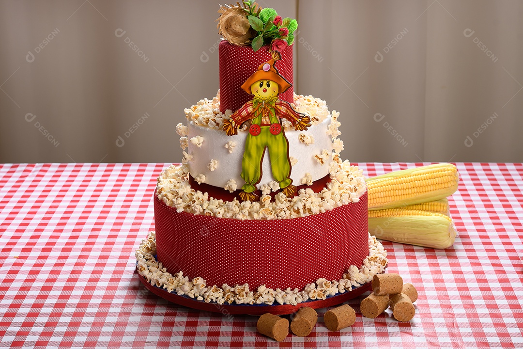 Bolo fake para festa de são joão