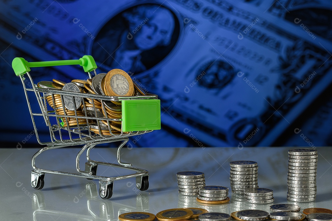 Carrinho de compra com muitas moedas