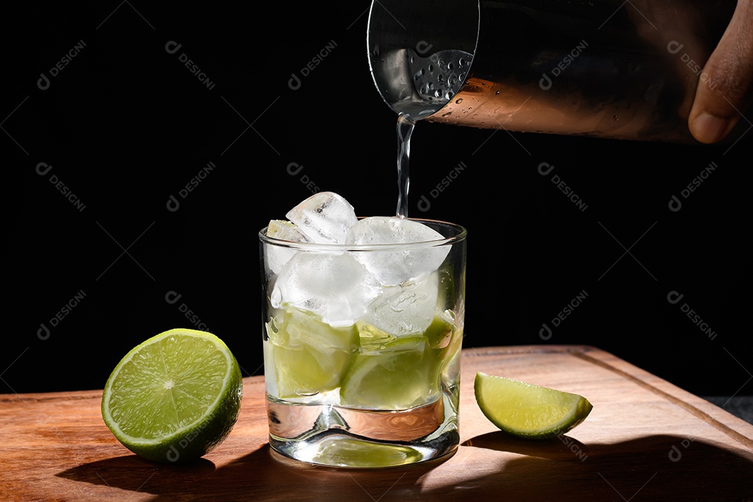Caipirinha tradicional no copo
