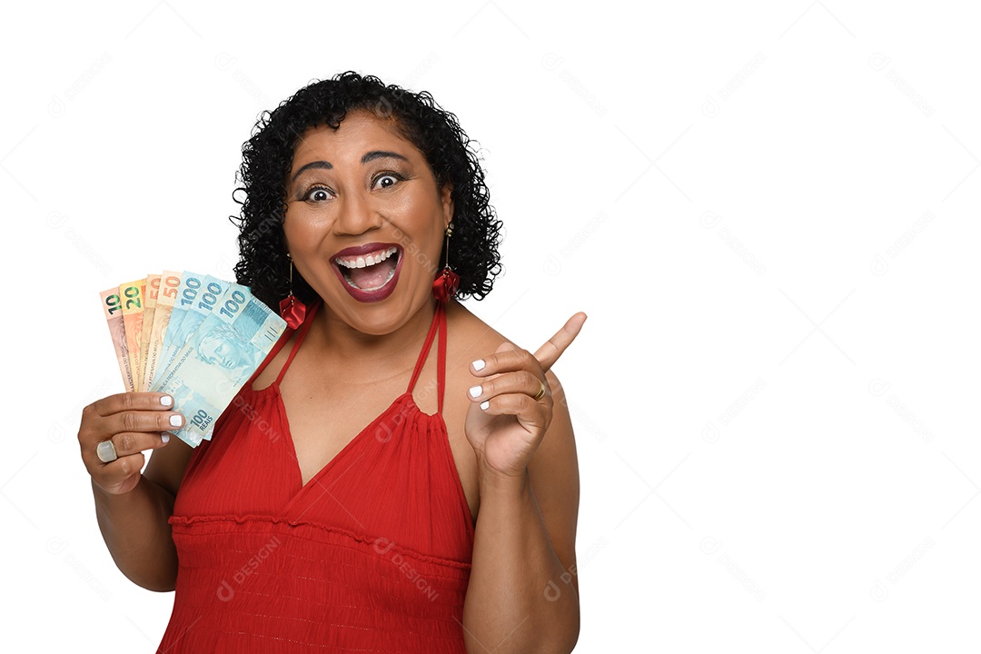 Mulher linda com vestido vermelho e dinheiro nas mãos