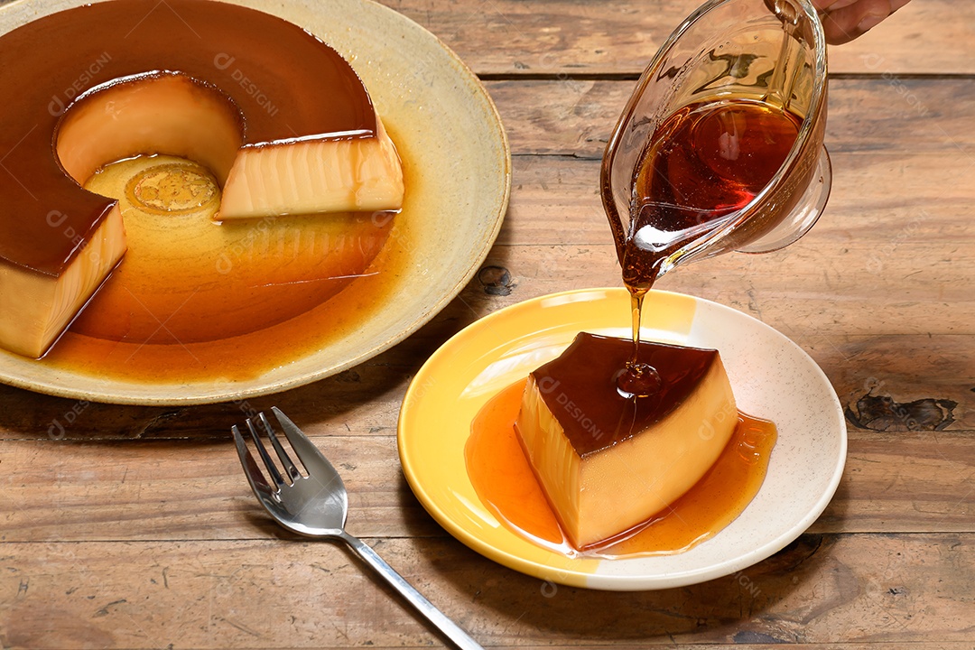 Fatia de um delicioso pudim