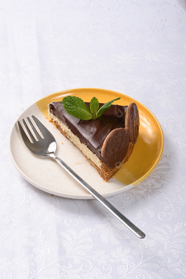 Torta deliciosa cremosa com biscoito