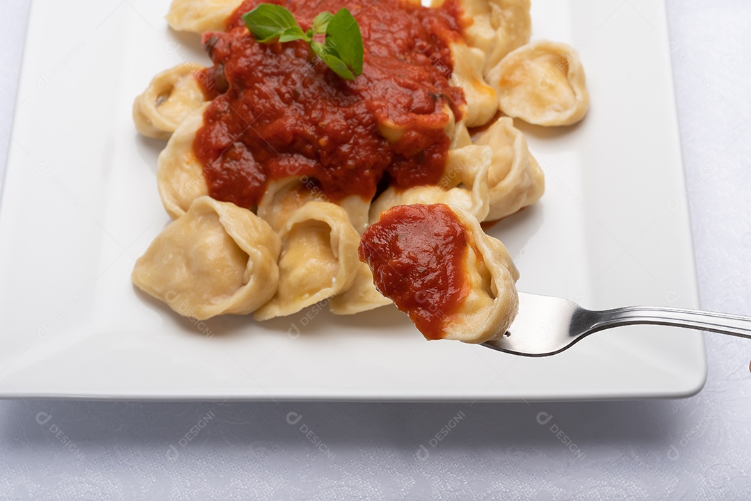 Massa deliciosa com tempero de tomate