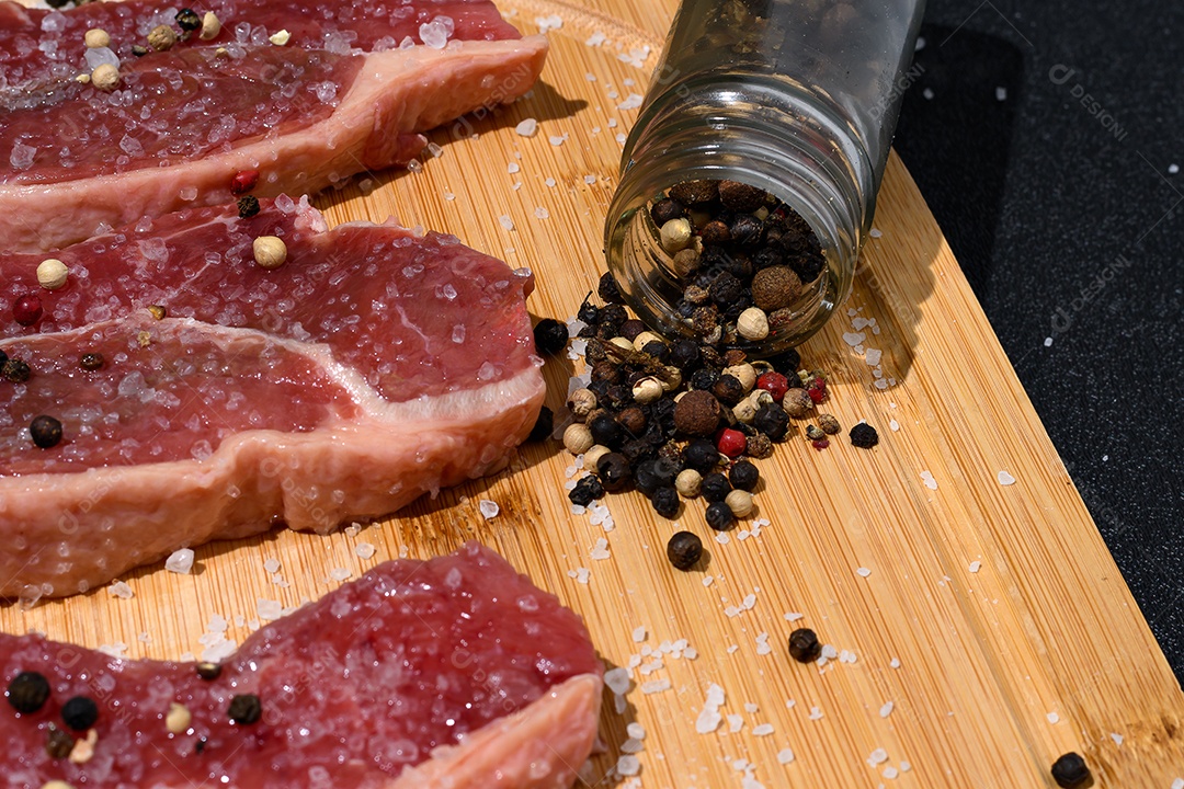 Cortes de carne para o churrasco temperado