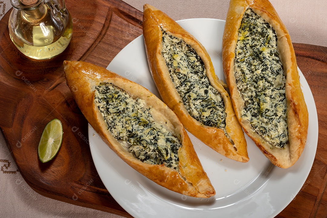 Esfirra turca tradicional