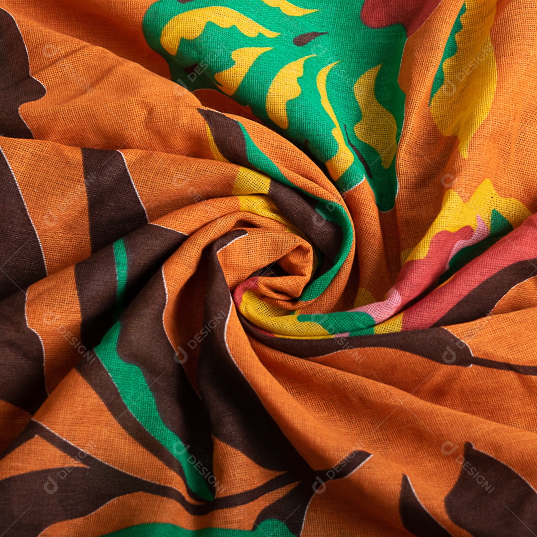 Tecido multi colorido dobrado