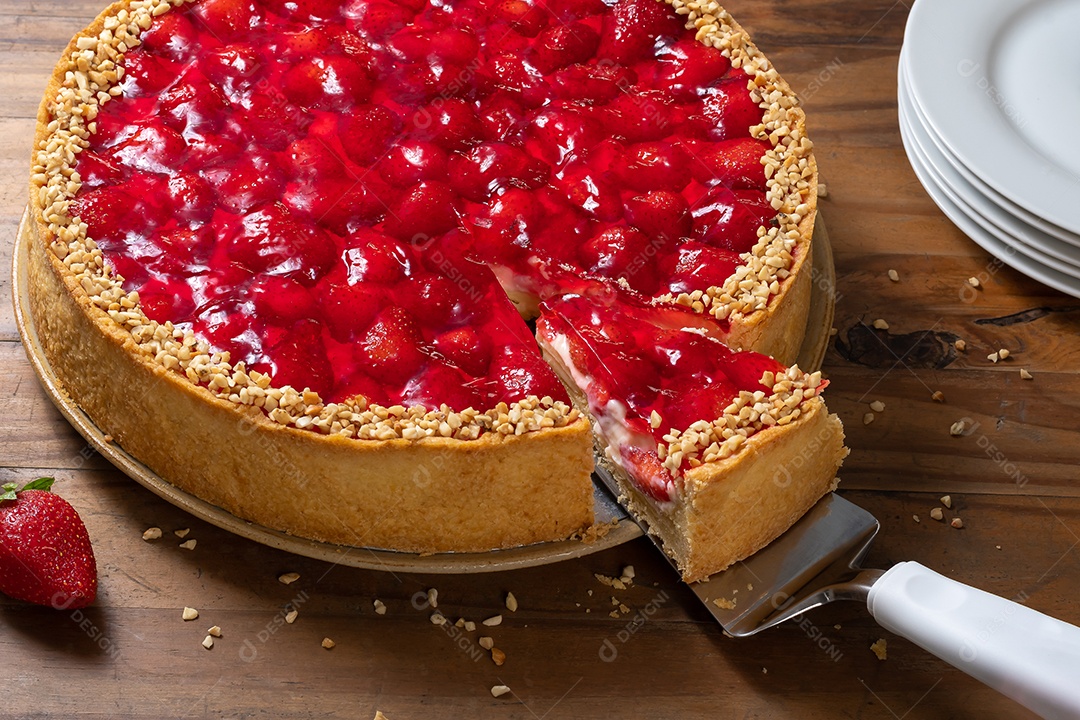 Torta deliciosa de castanhas e morango